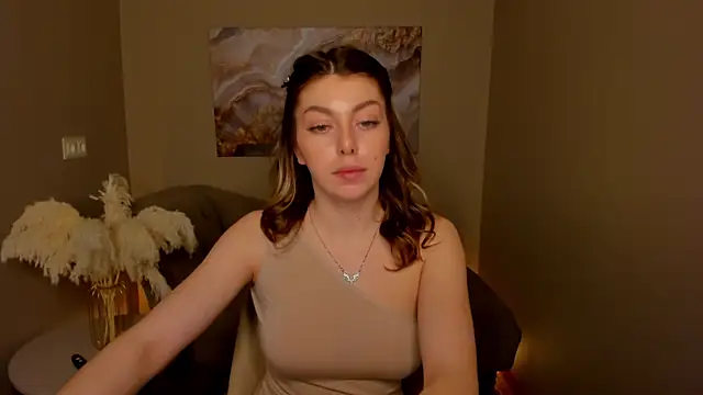 Snapshot of MollyMeltorr chatting on 02-02-26, 04:33 MollyMeltorr online show from 02-02-26, 04:33