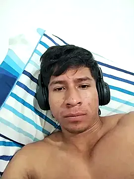 Snapshot of Danoszxx chatting on 12-02-24, 01:31 Danoszxx online show from 12-02-24, 01:31