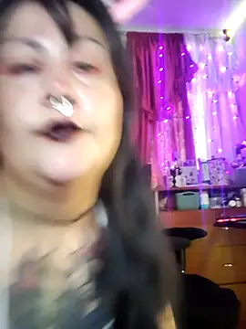 Snapshot of l1la_Rav3n chatting on 10-29-25, 01:15 l1la Rav3n online show from 10-29-25, 01:15