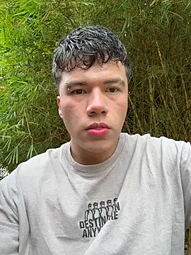 Snapshot of Logan_smith1 chatting on 05-28-26, 03:29 Logan smith1 online show from 05-28-26, 03:29