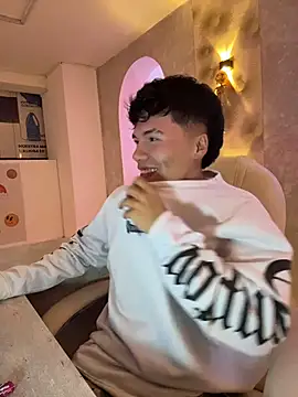 Logan smith1 online show from 10-30-25, 05:28