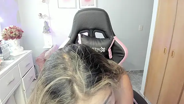 Melannyy  online show from 04-09-26, 01:07