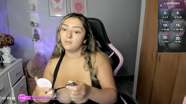 Snapshot of Melannyy_ chatting on 04-23-26, 01:34 Melannyy online show from 04-23-26, 01:34