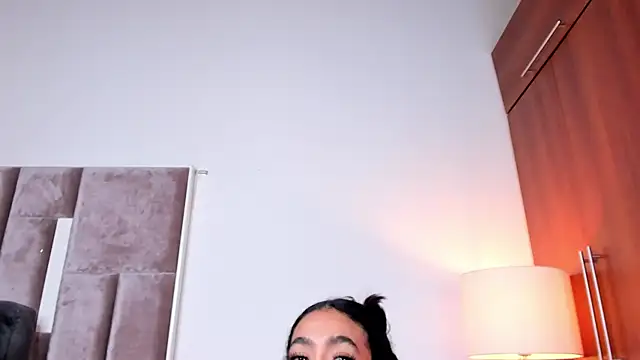 Nia Bunny online show from 05-28-26, 02:56