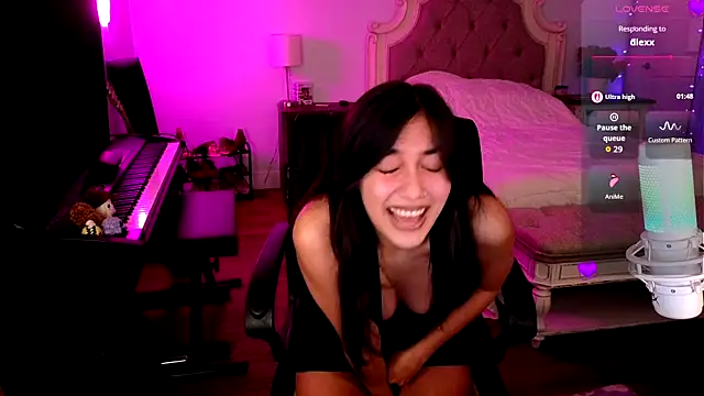 Snapshot of JasmineWinters chatting on 07-22-26, 03:30 JasmineWinters online show from 07-22-26, 03:30