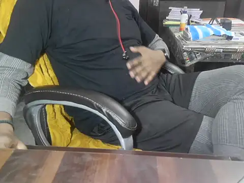 Average Indian online show from 11-17-25, 01:37