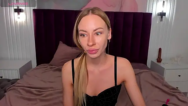 Diana Garrett online show from 10-06-25, 01:29