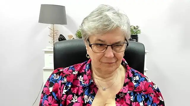 IrisDream online show from 04-07-26, 06:15