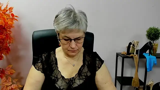 IrisDream online show from 10-31-25, 07:16