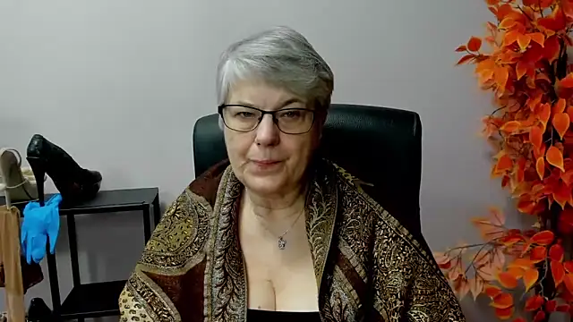 Snapshot of IrisDream chatting on 03-19-25, 01:51 IrisDream online show from 03-19-25, 01:51