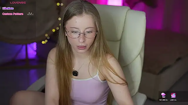 SilverrMoon online show from 03-31-26, 06:37