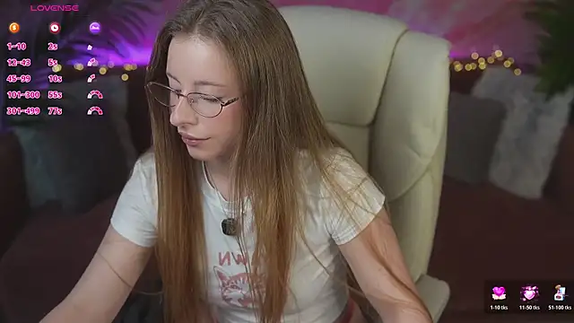 SilverrMoon online show from 04-10-26, 06:42