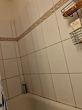 Josephine LIVE online show from 11-08-25, 05:16