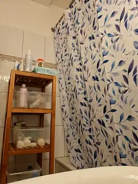 Josephine LIVE online show from 11-28-25, 05:18