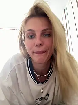 Snapshot of Liya_my chatting on 06-27-26, 12:11 Liya my online show from 06-27-26, 12:11