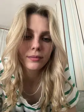 Snapshot of Liya_my chatting on 06-18-26, 07:52 Liya my online show from 06-18-26, 07:52