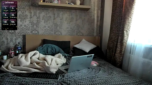 purebeautie13 online show from 12-12-24, 11:50