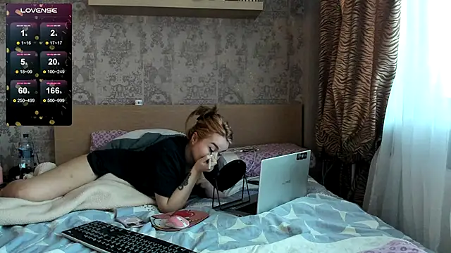 purebeautie13 online show from 12-25-24, 10:39