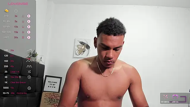 Snapshot of RoddyRich11 chatting on 11-17-25, 11:47 RoddyRich11 online show from 11-17-25, 11:47