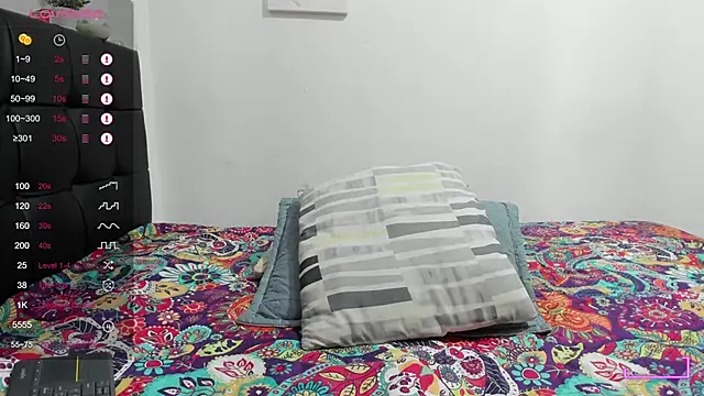 Snapshot of RoddyRich11 chatting on 09-26-25, 11:39 RoddyRich11 online show from 09-26-25, 11:39