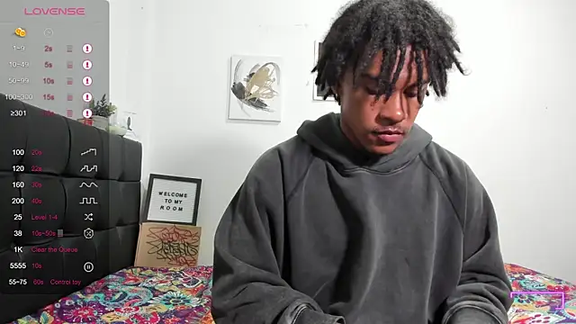 Snapshot of RoddyRich11 chatting on 10-04-25, 11:50 RoddyRich11 online show from 10-04-25, 11:50