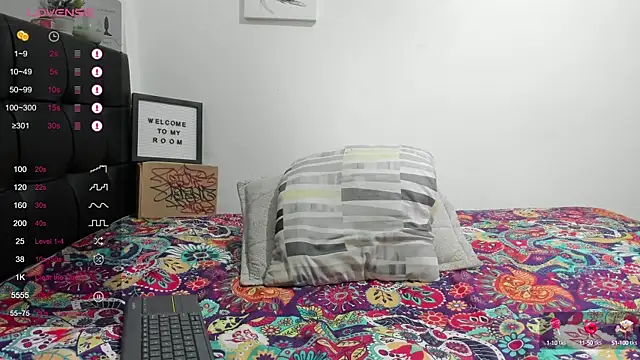 Snapshot of RoddyRich11 chatting on 10-05-25, 10:22 RoddyRich11 online show from 10-05-25, 10:22