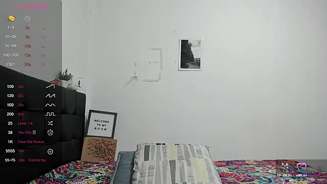 Snapshot of RoddyRich11 chatting on 10-15-25, 11:29 RoddyRich11 online show from 10-15-25, 11:29