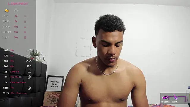 Snapshot of RoddyRich11 chatting on 03-04-26, 11:40 RoddyRich11 online show from 03-04-26, 11:40