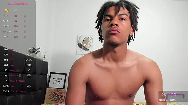 Snapshot of RoddyRich11 chatting on 09-19-25, 11:47 RoddyRich11 online show from 09-19-25, 11:47