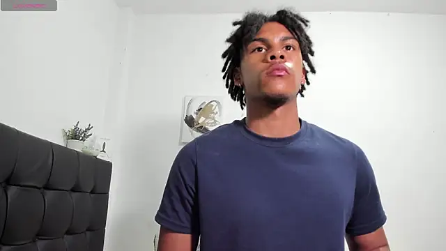 Snapshot of RoddyRich11 chatting on 09-14-25, 12:22 RoddyRich11 online show from 09-14-25, 12:22