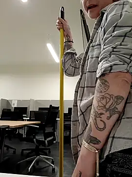 Phoenixmonroe0810 online show from 12-16-24, 04:13