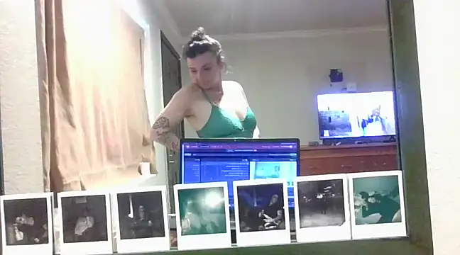 Phoenixmonroe0810 online show from 01-06-25, 10:15