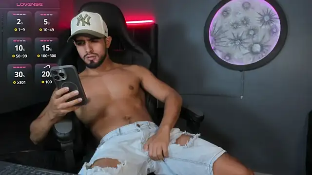 khriss brown online show from 11-12-25, 10:02