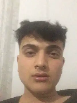 Snapshot of boy_3835 chatting on 03-05-25, 09:48 boy 3835 online show from 03-05-25, 09:48