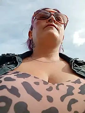 Snapshot of sophie_banger chatting on 07-17-26, 08:17 sophie banger online show from 07-17-26, 08:17