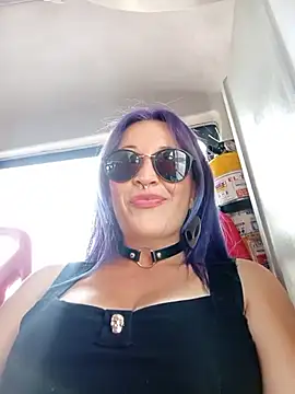 sophie banger online show from 10-24-25, 05:12