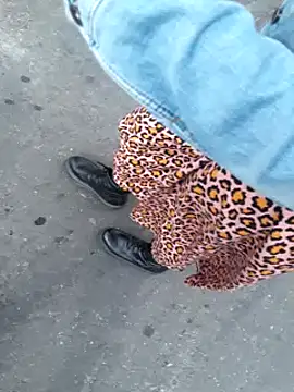 sophie banger online show from 10-30-25, 07:33