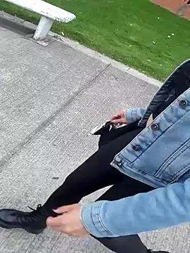 sophie banger online show from 11-14-25, 07:28