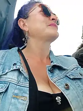 sophie banger online show from 11-26-25, 07:25