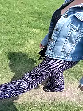 sophie banger online show from 12-16-25, 05:28