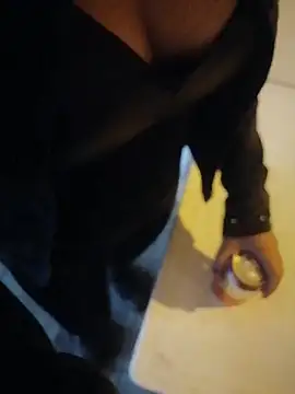 sophie banger online show from 12-13-25, 08:04