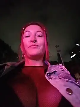 Snapshot of sophie_banger chatting on 06-08-26, 01:28 sophie banger online show from 06-08-26, 01:28