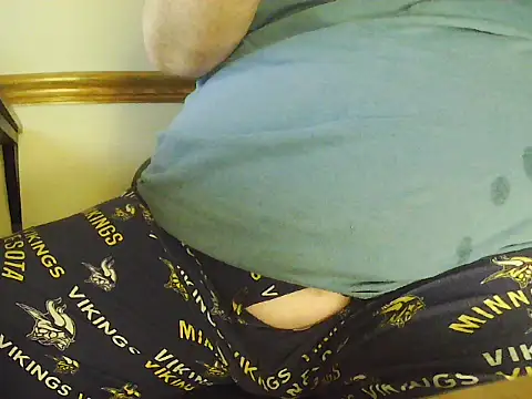 Snapshot of mnguy1972 chatting on 05-15-26, 03:15 mnguy1972 online show from 05-15-26, 03:15