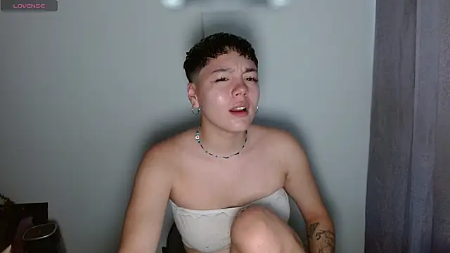Snapshot of TRIXIE_TANG28 chatting on 03-06-25, 08:48 TRIXIE TANG28 online show from 03-06-25, 08:48