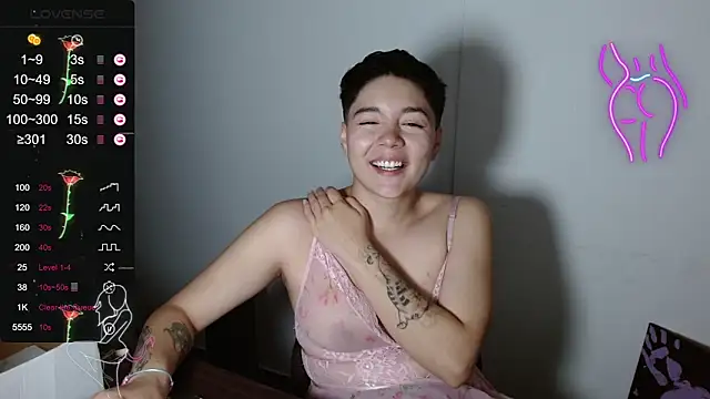 Snapshot of TRIXIE_TANG28 chatting on 03-22-25, 03:09 TRIXIE TANG28 online show from 03-22-25, 03:09