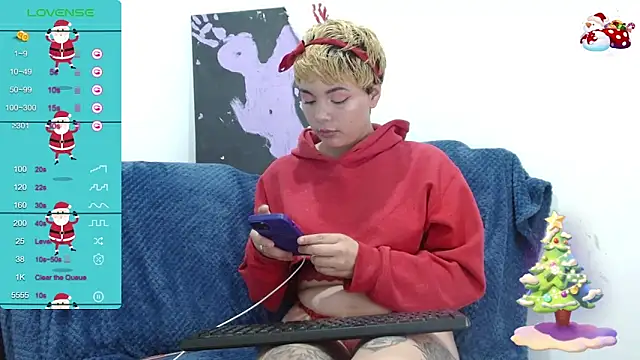 Snapshot of TRIXIE_TANG28 chatting on 12-21-24, 03:47 TRIXIE TANG28 online show from 12-21-24, 03:47
