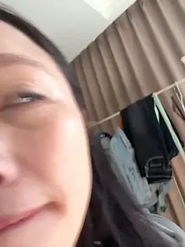 Krismil3 online show from 04-04-26, 01:12