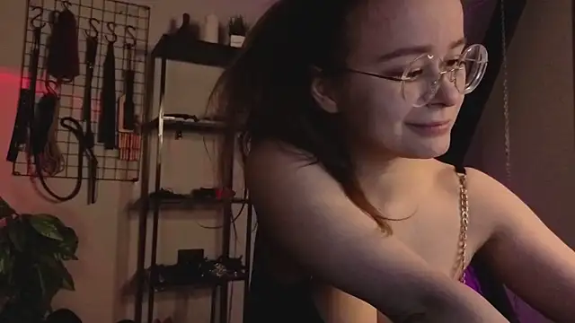 CassieCool online show from 11-20-25, 01:01