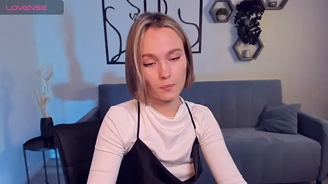 BritnieCute online show from 12-03-24, 06:43