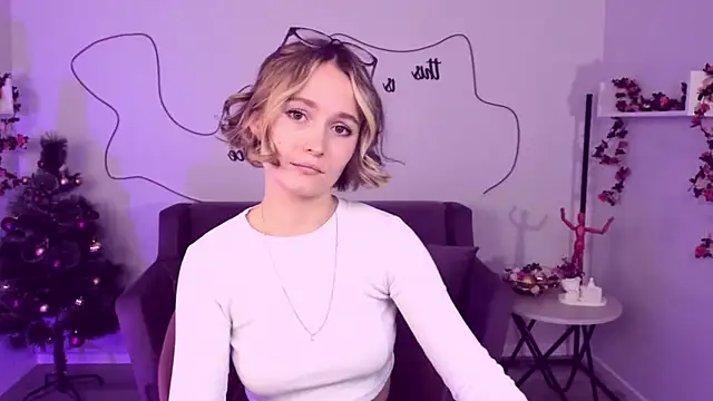 BritnieCute online show from 12-10-24, 08:30